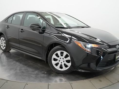 Used 2024 Toyota Corolla LE FWD image 3