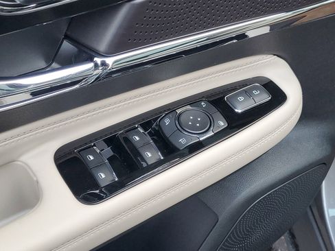 New 2026 Lincoln Corsair Premiere image 10