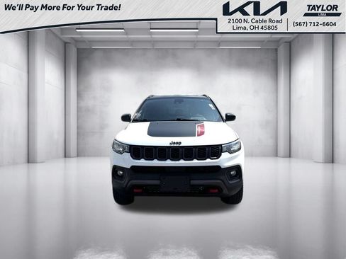 Used 2025 Jeep Compass Trailhawk AWD/4WD image 4