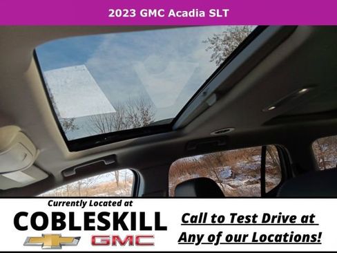 Used 2023 GMC Acadia SLT w/ Elevation Edition image 17
