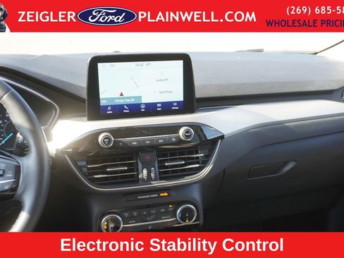 Used 2022 Ford Escape SE w/ Cold Weather Package image 14