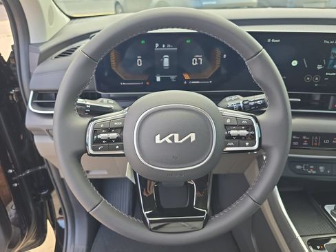 New 2026 Kia Carnival EX FWD image 29