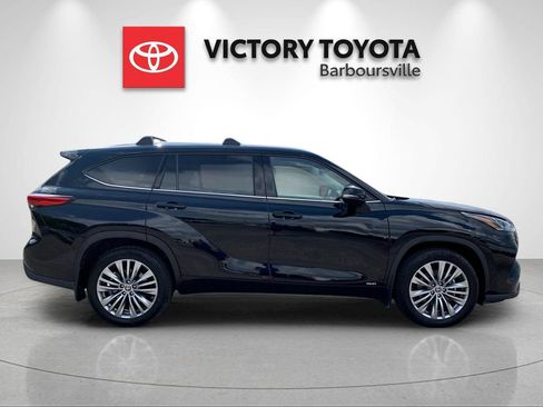 Used 2022 Toyota Highlander Platinum AWD/4WD image 6