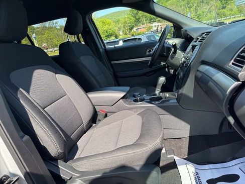 Used 2019 Ford Explorer XLT w/ Class III Trailer Tow Package AWD/4WD image 19
