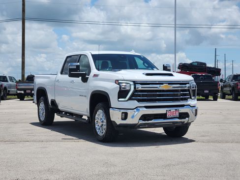 Used 2024 Chevrolet Silverado 2500 LTZ w/ LTZ Plus Package AWD/4WD image 3