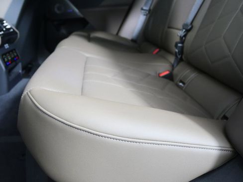 Used 2026 BMW 540i xDrive w/ M Sport Package image 15