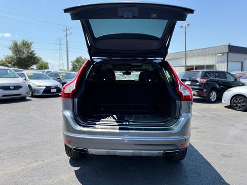 Used 2016 Volvo XC60 T6 w/ Proximity Package FWD image 31