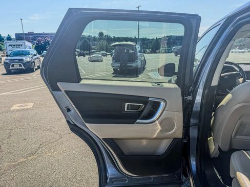 Used 2019 Land Rover Discovery Sport HSE AWD/4WD image 14