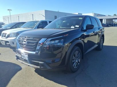 Certified 2025 Nissan Pathfinder S