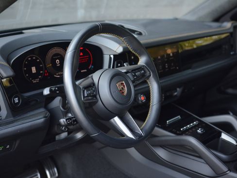 Used 2024 Porsche Cayenne Turbo GT image 4