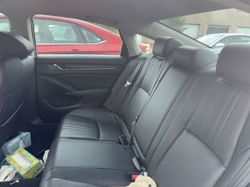 Used 2018 Honda Accord Touring image 19