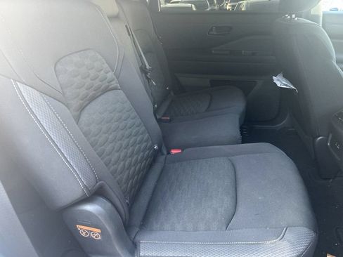 Used 2023 Nissan Pathfinder SV AWD/4WD image 11