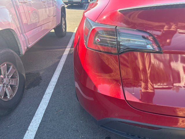 Used 2022 Tesla Model Y Performance AWD/4WD image 10
