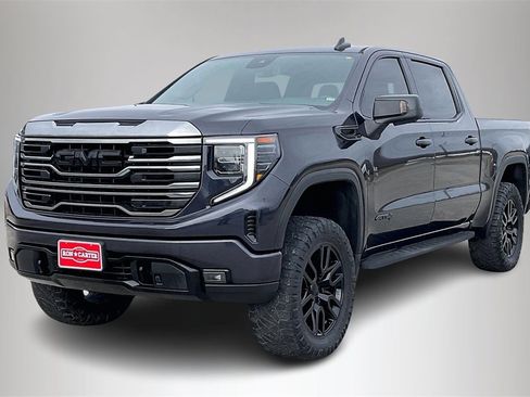 Used 2022 GMC Sierra 1500 AT4 w/ AT4 Preferred Package image 2