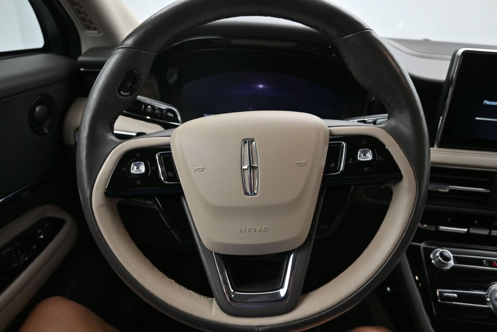 Used 2022 Lincoln Corsair Reserve w/ Equipment Group 201A FWD image 13