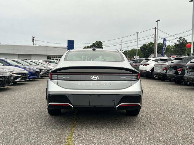 New 2026 Hyundai Sonata SEL FWD image 3