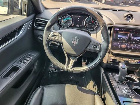 Used 2022 Maserati Ghibli Modena image 12