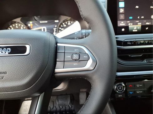 New 2026 Jeep Compass Latitude image 20