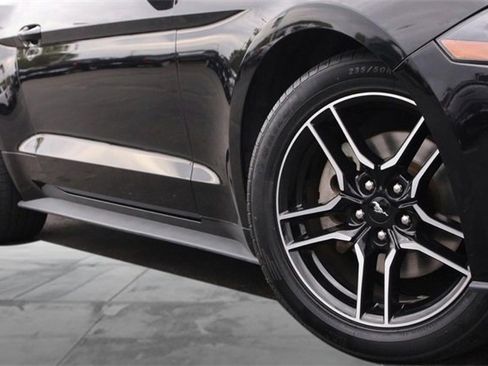 Used 2023 Ford Mustang Premium image 3