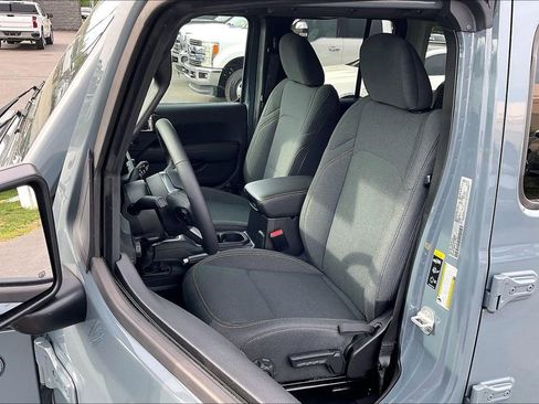 Used 2025 Jeep Wrangler Unlimited Sahara AWD/4WD image 23