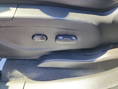 Certified 2020 Chevrolet Trax LT w/ LT Convenience Package image 12