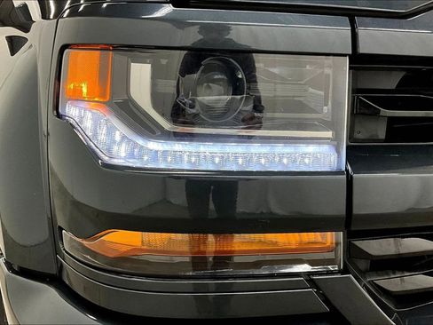 Used 2018 Chevrolet Silverado 1500 LT w/ All Star Edition image 31