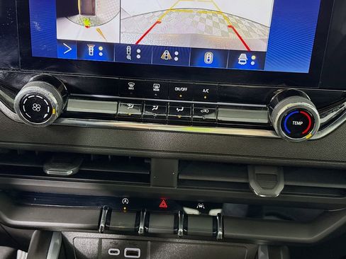 Used 2023 Chevrolet Colorado Trail Boss w/ Technology Package image 7