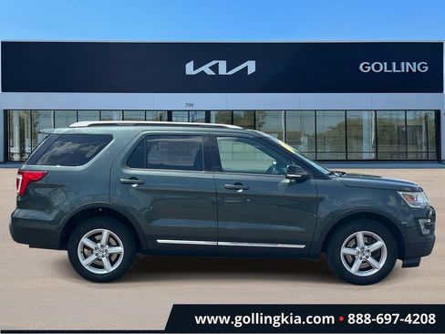 Used 2016 Ford Explorer XLT w/ Equipment Group 202A AWD/4WD image 2
