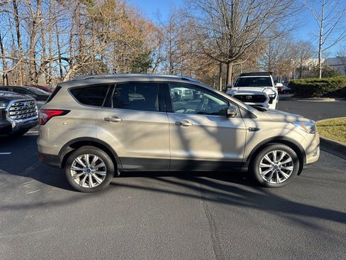 Used 2018 Ford Escape Titanium image 17