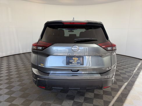 Certified 2025 Nissan Rogue SV image 9