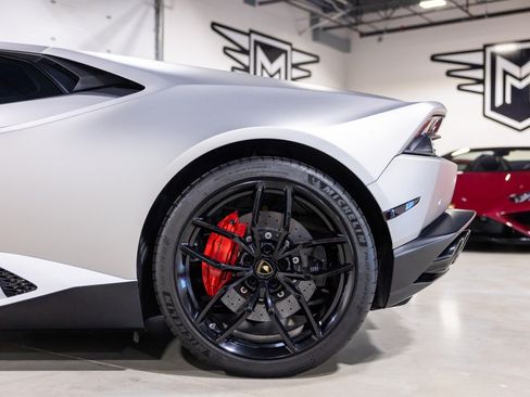 Used 2017 Lamborghini Huracan LP 610-4 AWD/4WD image 17