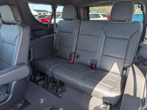 Used 2024 Chevrolet Suburban Premier AWD/4WD image 26