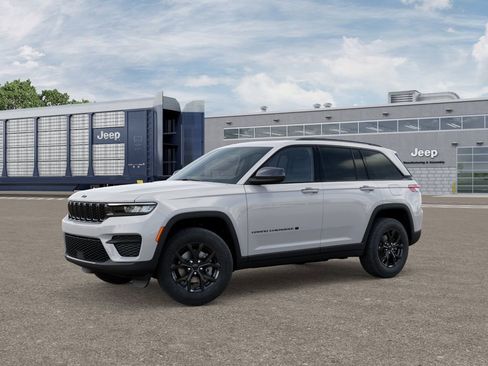 New 2025 Jeep Grand Cherokee Altitude image 2