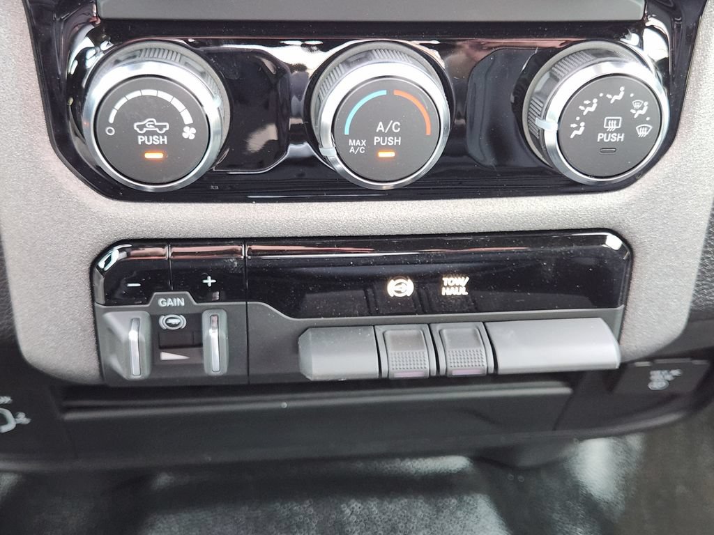 New 2026 RAM 3500 Tradesman w/ Chrome Appearance Group A AWD/4WD image 16