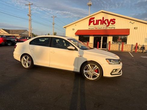 Used 2017 Volkswagen Jetta GLI FWD image 1