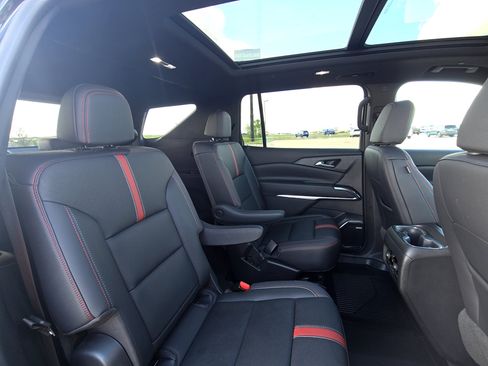 Used 2024 Chevrolet Traverse RS image 17