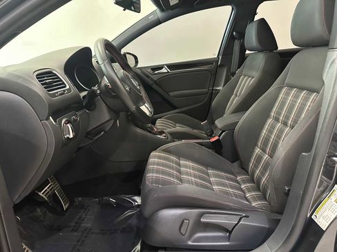 Used 2013 Volkswagen GTI w/ Convenience Package image 22