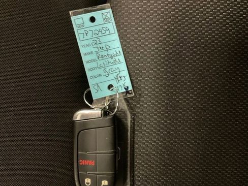 Used 2023 Jeep Renegade Latitude image 31