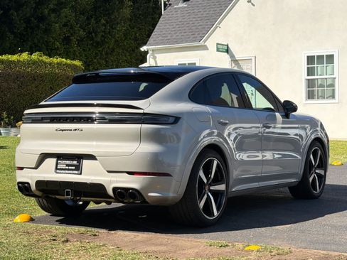 Certified 2026 Porsche Cayenne GTS AWD/4WD image 8
