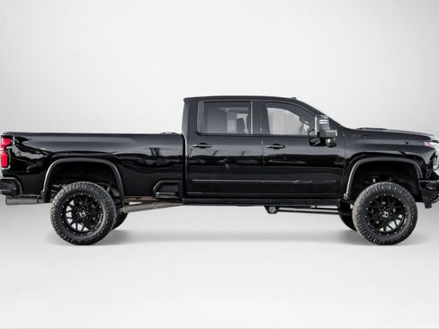 Used 2024 Chevrolet Silverado 2500 High Country w/ High Country Premium Package image 5