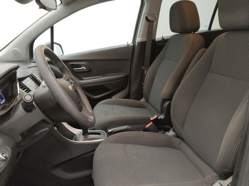 Used 2021 Chevrolet Trax LS w/ Tint and Cruise Package FWD image 17