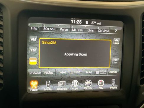 Used 2015 Jeep Cherokee Limited w/ Trailer Tow Group image 16