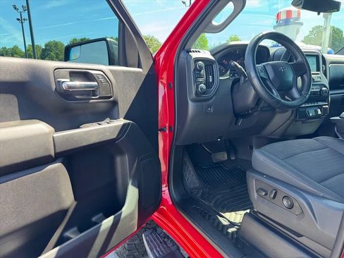 Used 2025 Chevrolet Silverado 1500 Custom Trail Boss AWD/4WD image 14