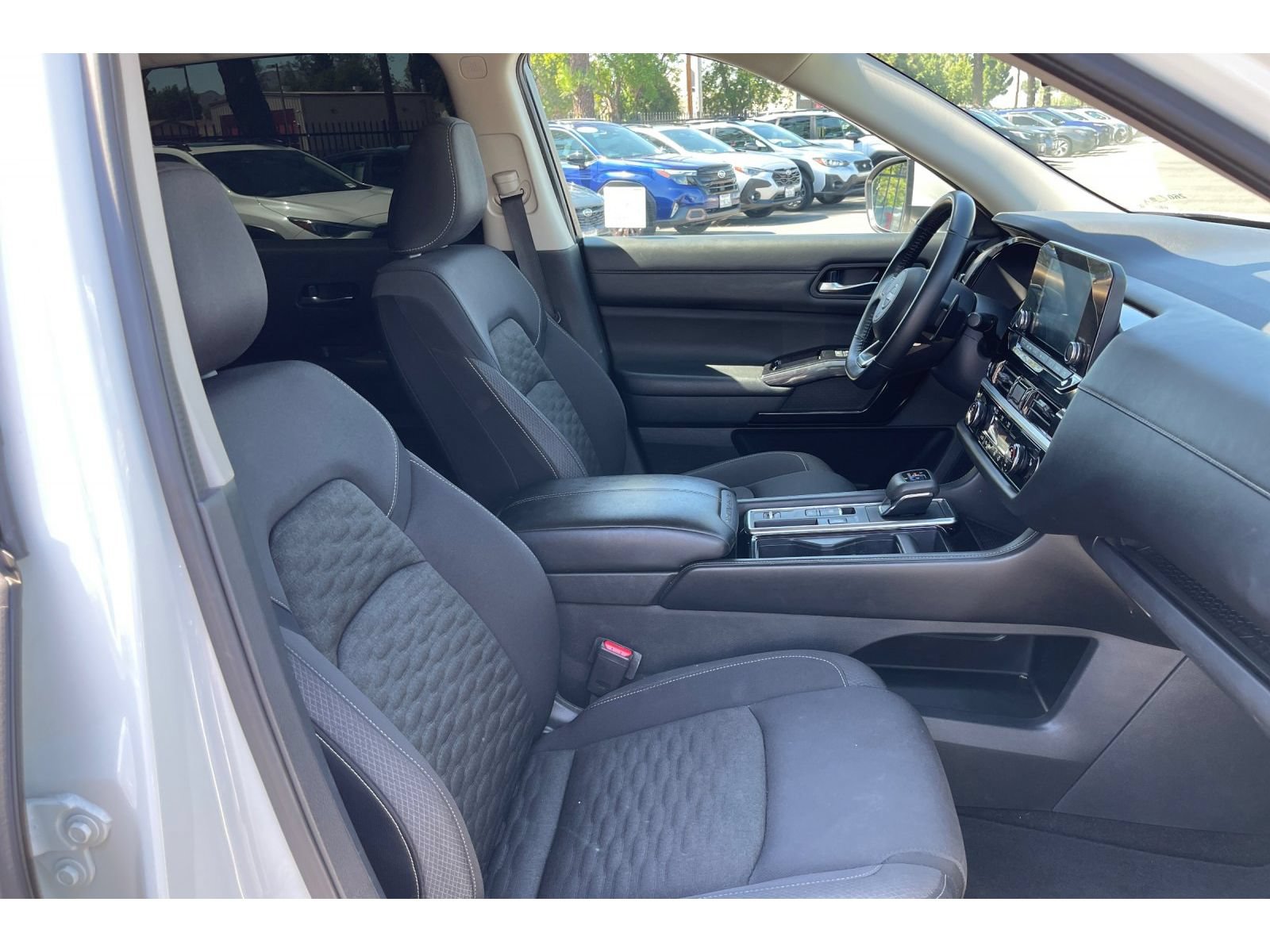 Used 2022 Nissan Pathfinder SV FWD image 21