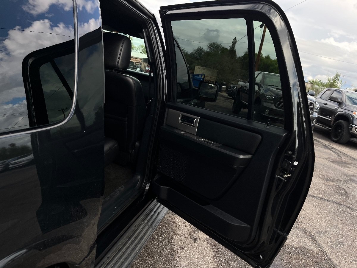 Used 2015 Ford Expedition EL XLT w/ Equipment Group 202A RWD image 36