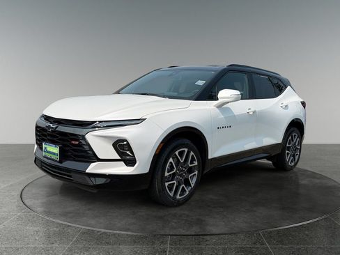 Used 2023 Chevrolet Blazer RS FWD image 3