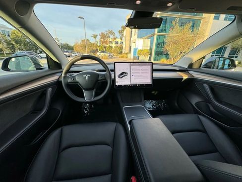Used 2023 Tesla Model 3 Standard Range image 15