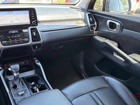 Certified 2022 Kia Sorento S FWD image 25