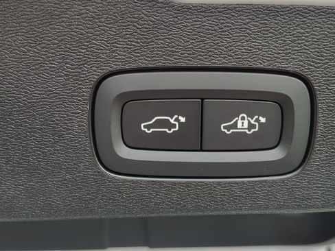 New 2026 Volvo V60 B5 Cross Country Plus w/ Protection Package Premier image 35