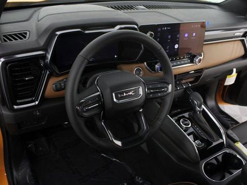 New 2026 GMC Canyon AT4 w/ AT4 Premium Package image 8